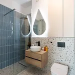 Soni Exclusive 303 Plaza With Private Parking & Self Check-in * Bucharest