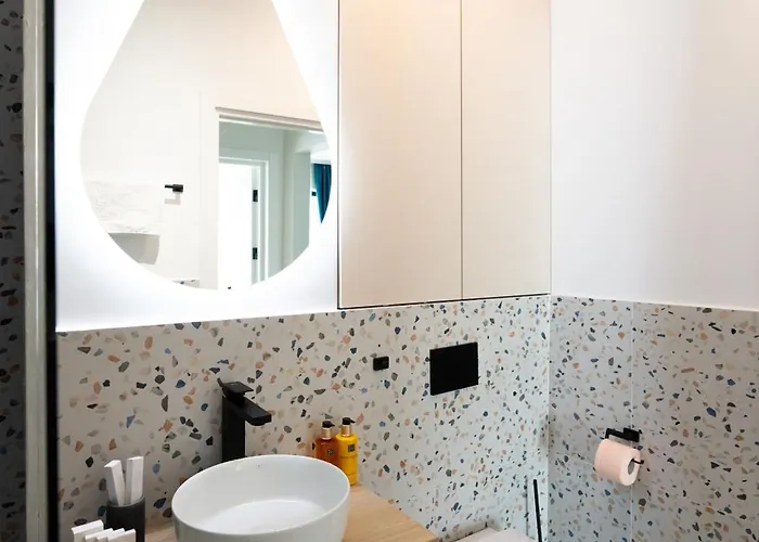 Апартаменти Soni Exclusive 303 Plaza With Private Parking & Self Check-in Бухарест