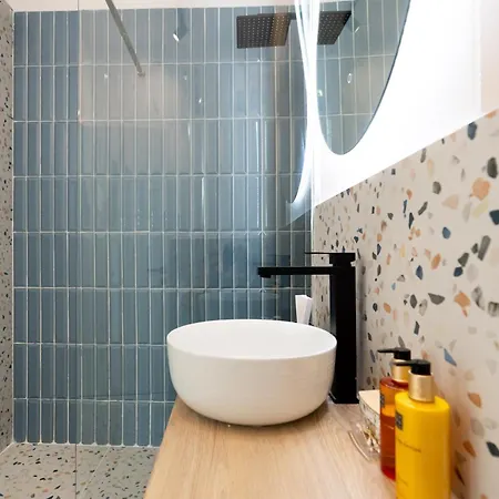 Soni Exclusive 303 Plaza With Private Parking & Self Check-in Bukarest