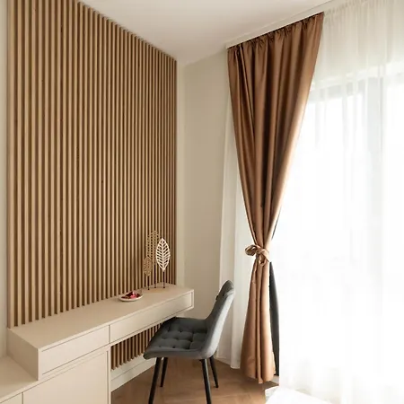 Soni Exclusive 303 Plaza With Private Parking & Self Check-in