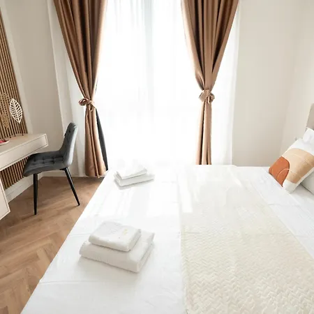 Soni Exclusive 303 Plaza With Private Parking & Self Check-in Apartamento