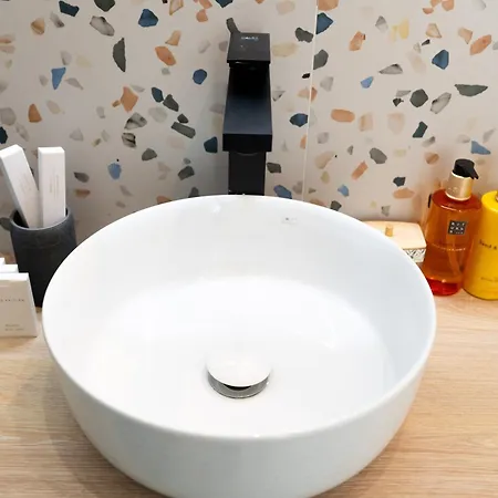 Soni Exclusive 303 Plaza With Private Parking & Self Check-in * Bukarest