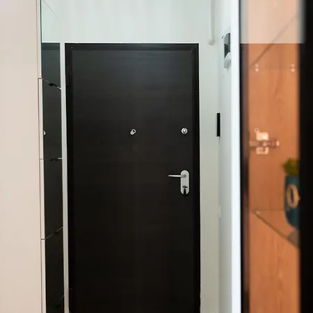 Soni Exclusive 303 Plaza With Private Parking & Self Check-in * Bükreş