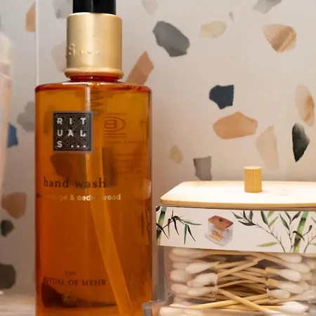 Soni Exclusive 303 Plaza With Private Parking & Self Check-in Daire