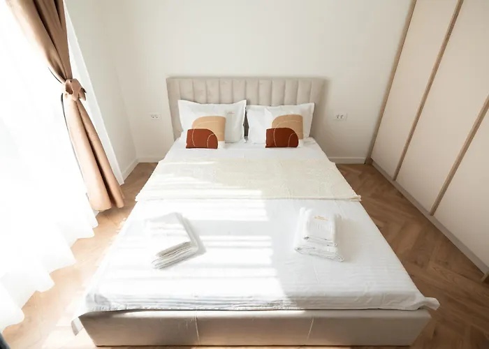 Soni Exclusive 303 Plaza With Private Parking & Self Check-in Apartment *