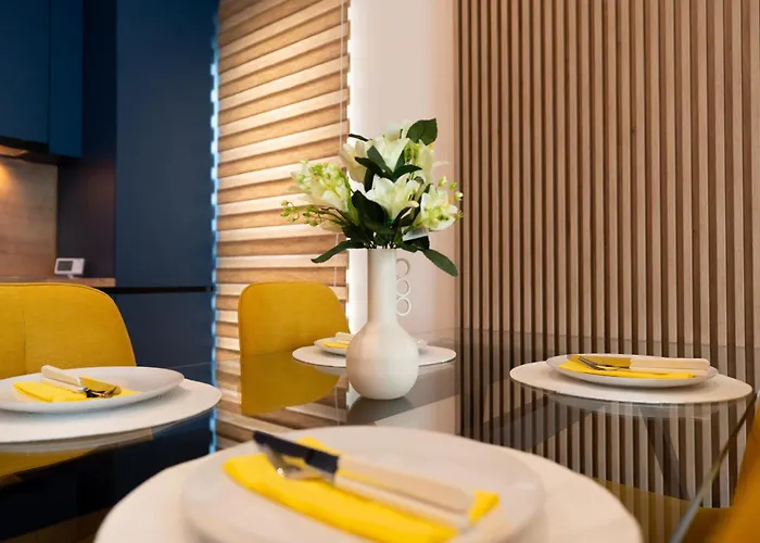 Soni Exclusive 303 Plaza With Private Parking & Self Check-in *