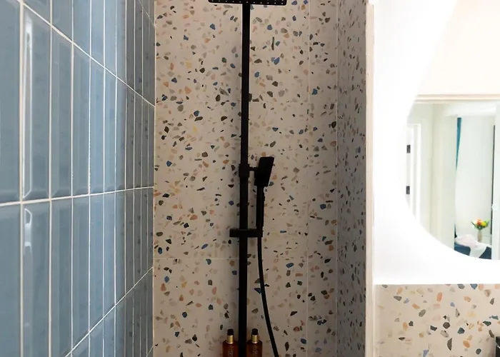 Soni Exclusive 303 Plaza With Private Parking & Self Check-in Apartment