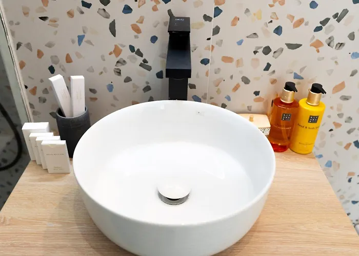 Soni Exclusive 303 Plaza With Private Parking & Self Check-in * 부쿠레슈티