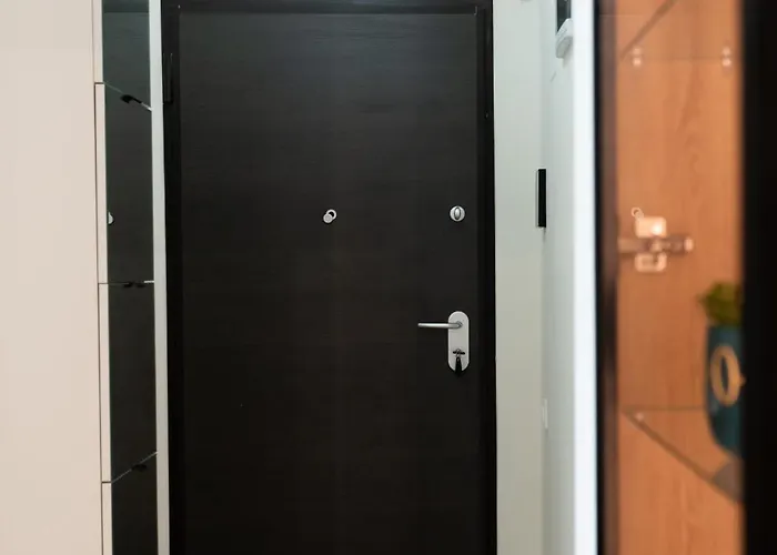 Soni Exclusive 303 Plaza With Private Parking & Self Check-in * 부쿠레슈티